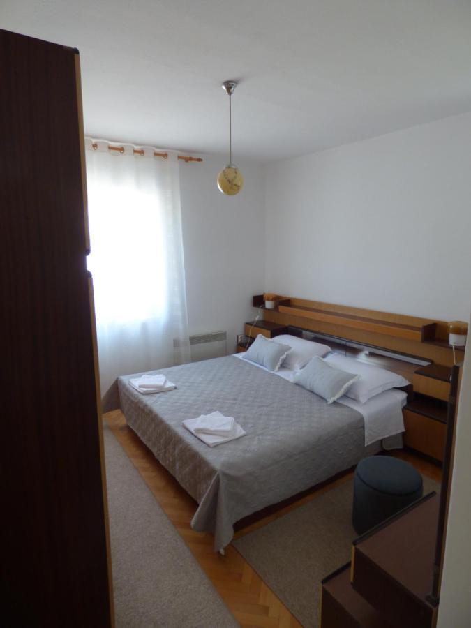 Apartment Ana, Free Garage Parking シベニク エクステリア 写真