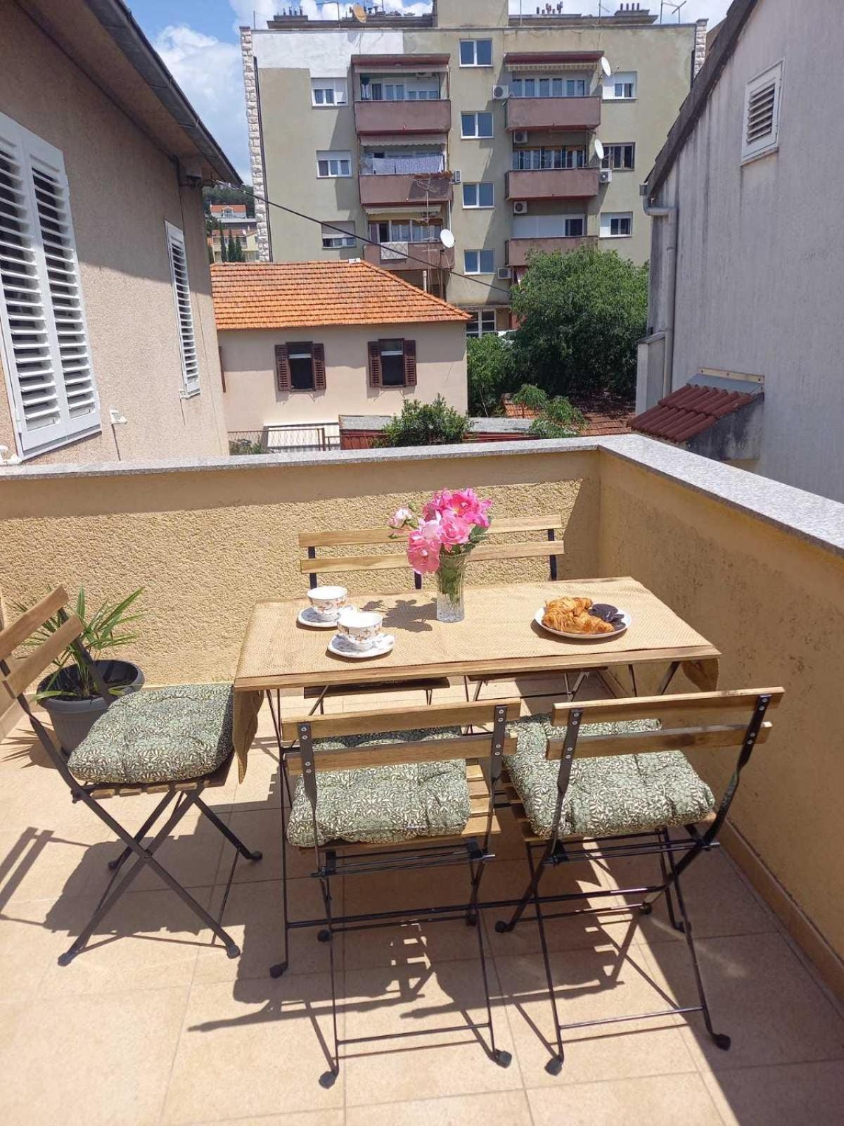 Apartment Ana, Free Garage Parking シベニク エクステリア 写真